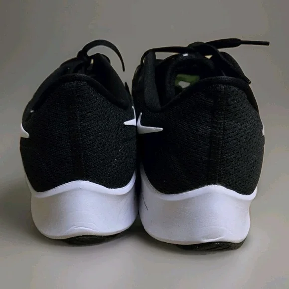 Nike Air Zoom Pegasus 38 Black White Size 10.5 NEW Running Shoe Sneaker